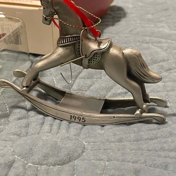 Hallmark keepsake ornament - Picture 4 of 5